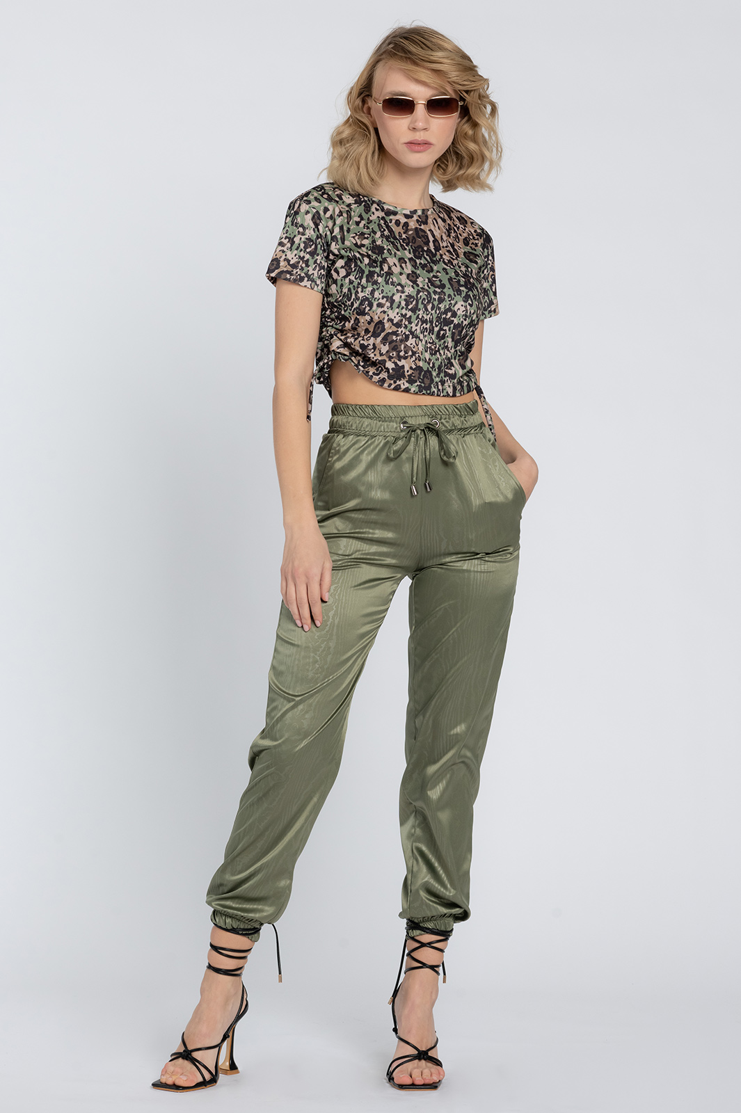 BD297-pantalone-con-elastico-joggers-saten-bwhich-01