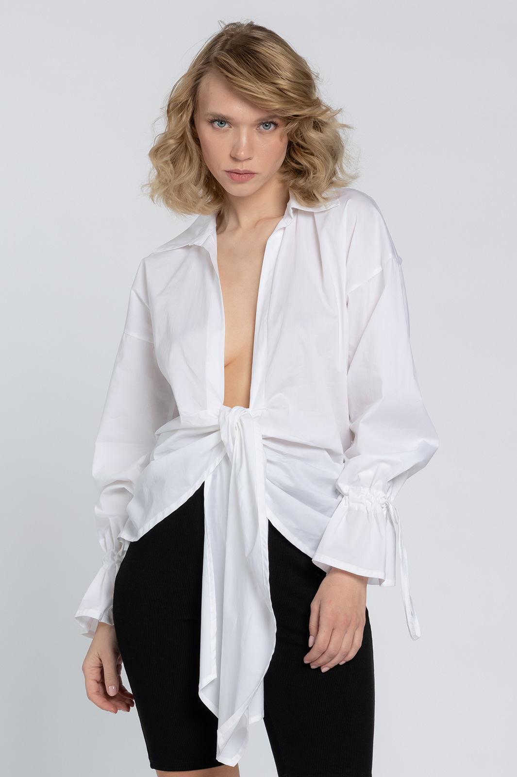 BD326-camicia-con-fiocco-e-scollo-06